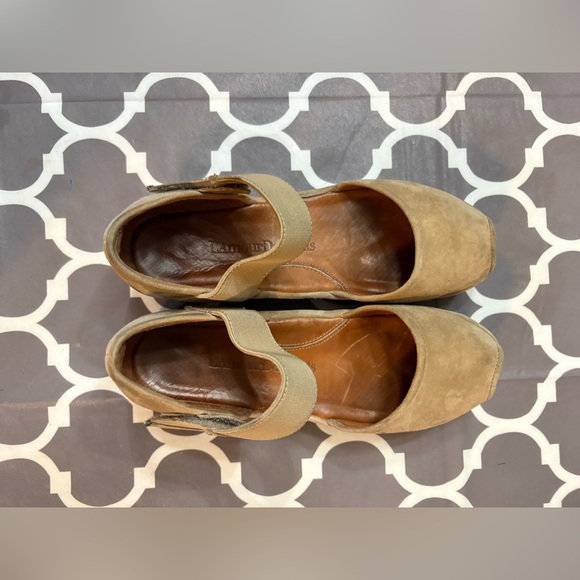 L'Amour Des Pieds Amadour Mary Jane platform Velcro sandal in taupe suede - Picture 4 of 9